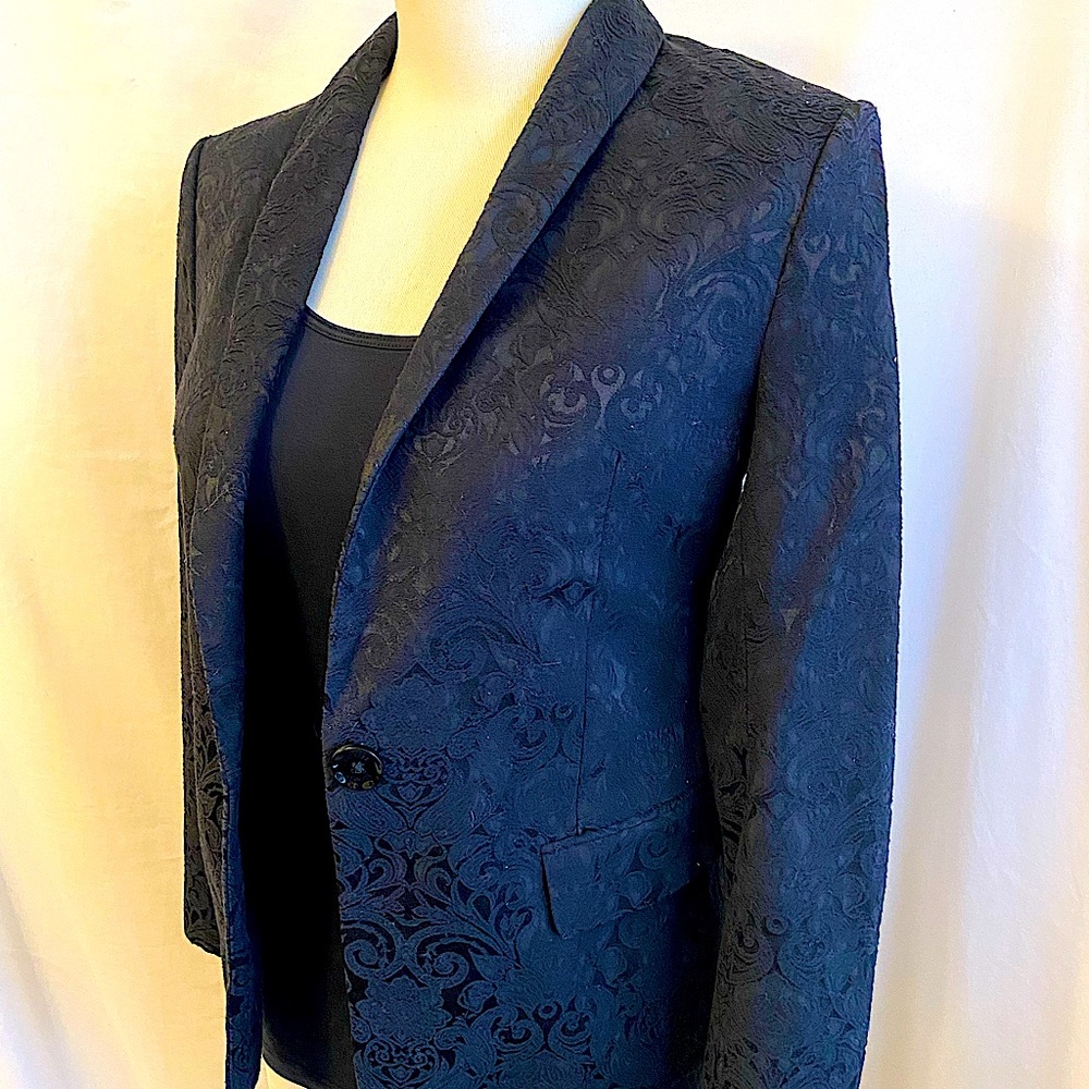 EXPRESS Black Fully Lined Blazer w/ Detailed Embroidery; Faux Pockets.
